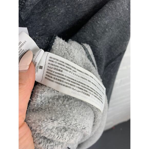 Abercrombie & Fitch Women's Cropped Hoodie Long Sleeve Gray Size Medium - Picture 4 of 5